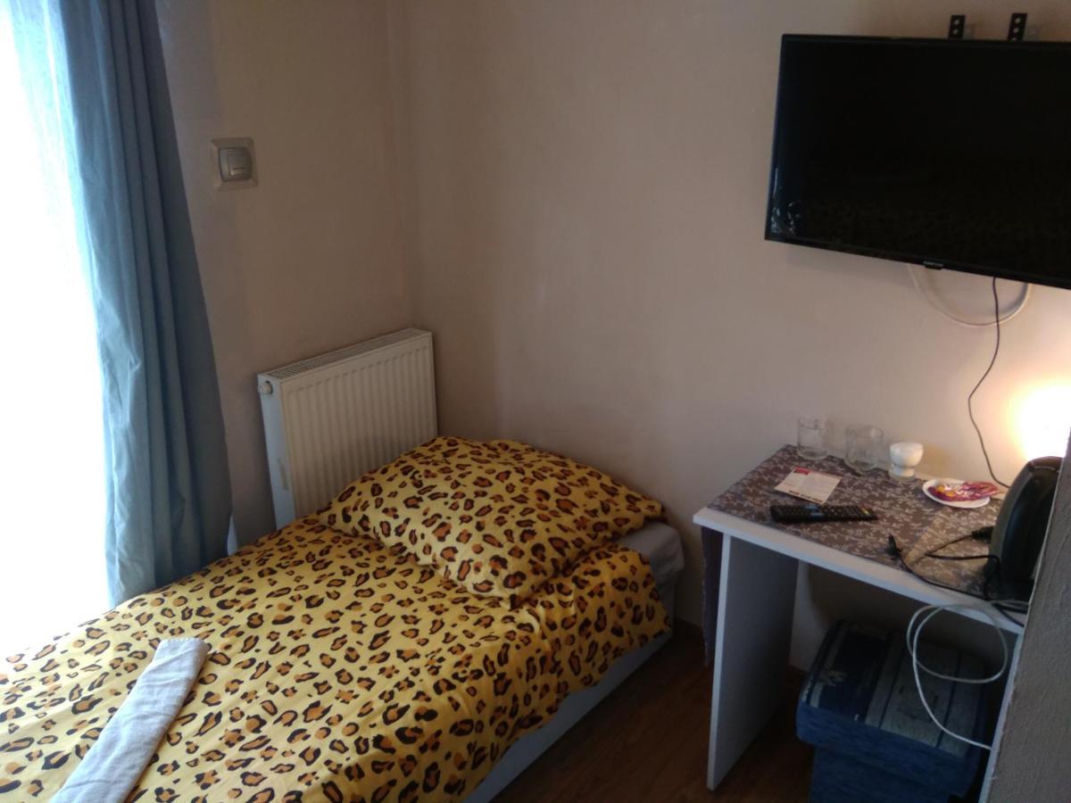 ブンツラウ ペンショナット U ヘレナ Bed & Breakfast エクステリア 写真